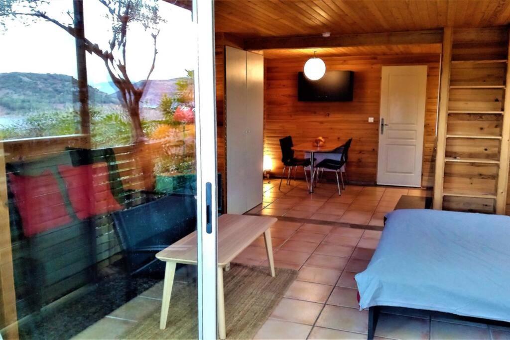 Liausson Studio 32M2 - Dans Propriete Avec Vue Imprenable Sur Le Lac Du Salagou מראה חיצוני תמונה