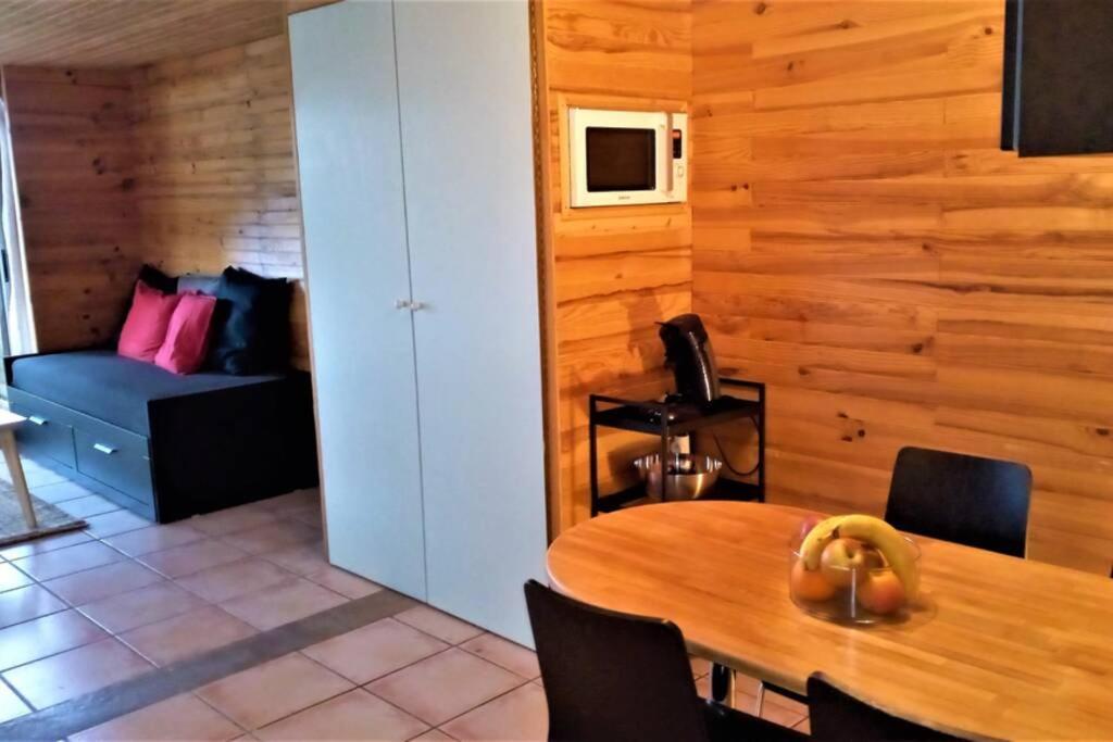 Liausson Studio 32M2 - Dans Propriete Avec Vue Imprenable Sur Le Lac Du Salagou מראה חיצוני תמונה